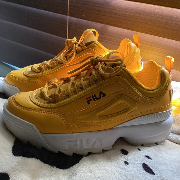 Fila yellow shoes - Picture 2 of 3